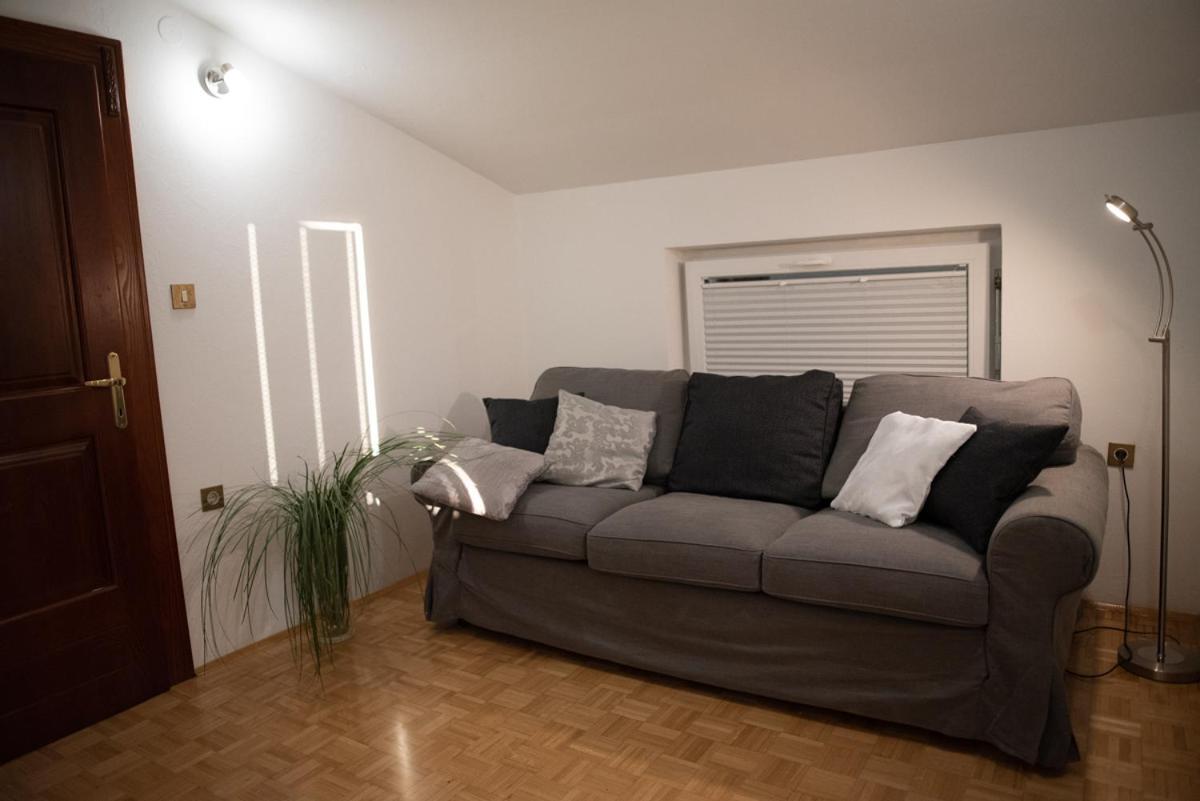 Sežana Castle House Rooms, Swimming Pool & Sauna & Tennis Court & Wine Cellar المظهر الخارجي الصورة